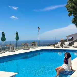 Aqua Vista Hotel